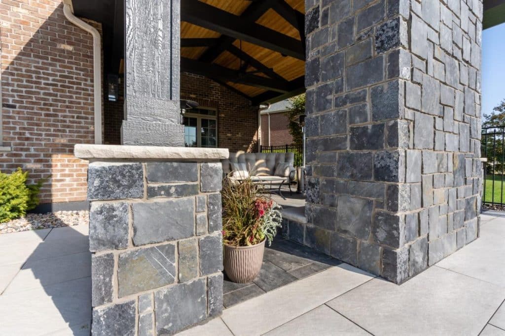 Building Stone Castlerock - Black Rundle Pangaea