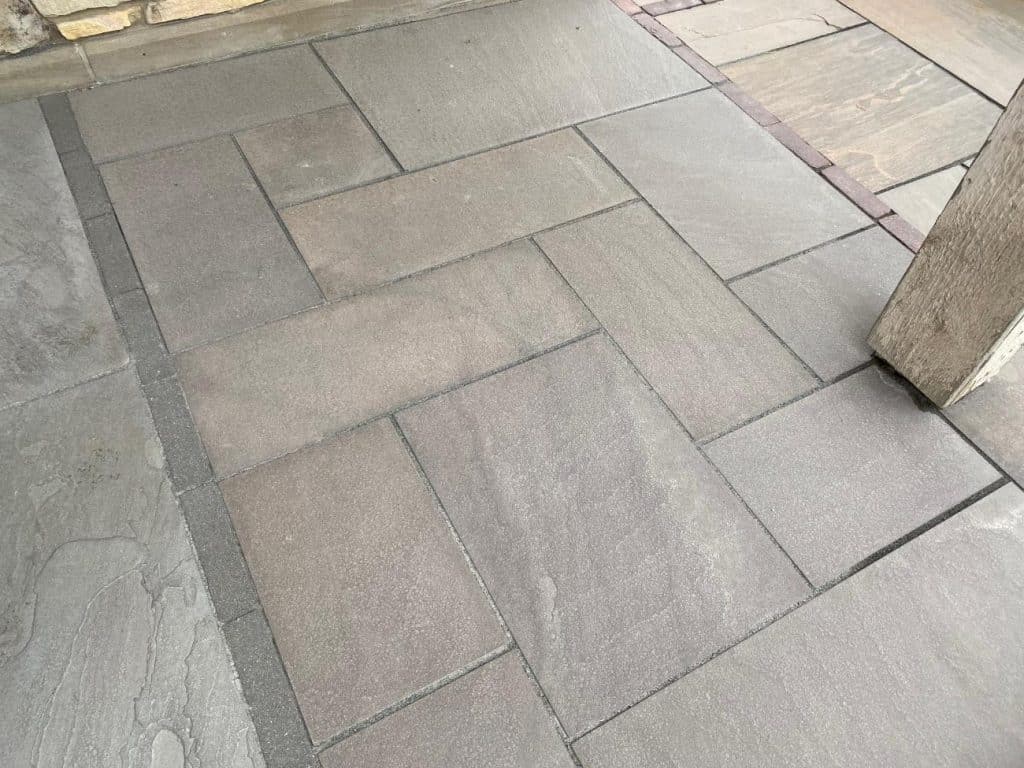 Flagstone Pattern - Bluestone Lilac Thermal