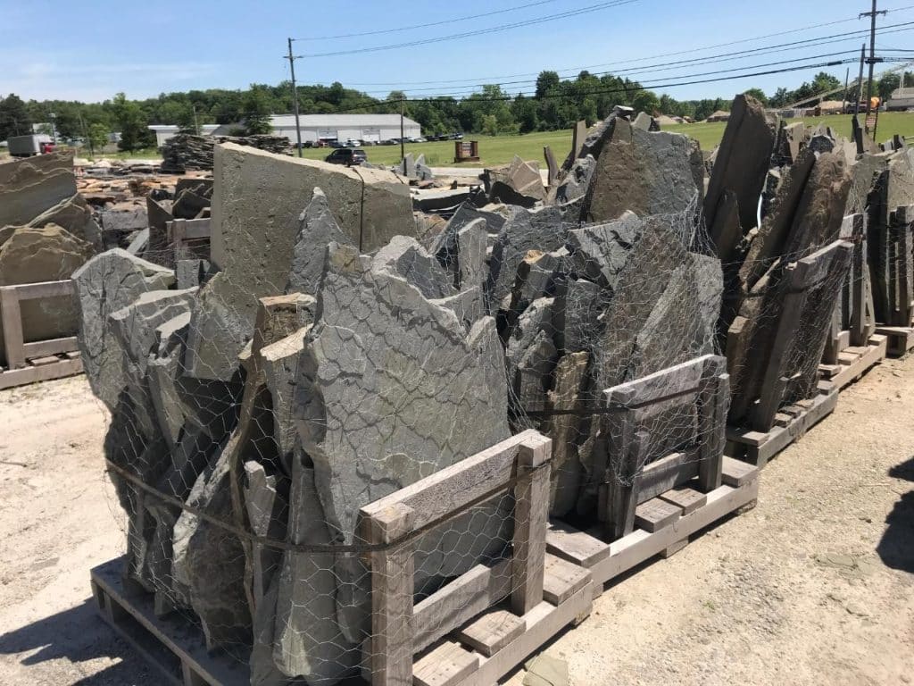 Flagstone Irregular Shapes - Bluestone Natural Cleft Full Color