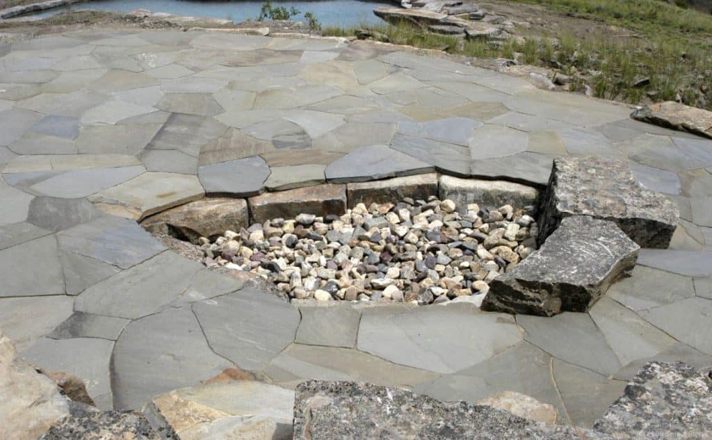 Flagstone Irregular Shapes - Bluestone Natural Cleft Full Color