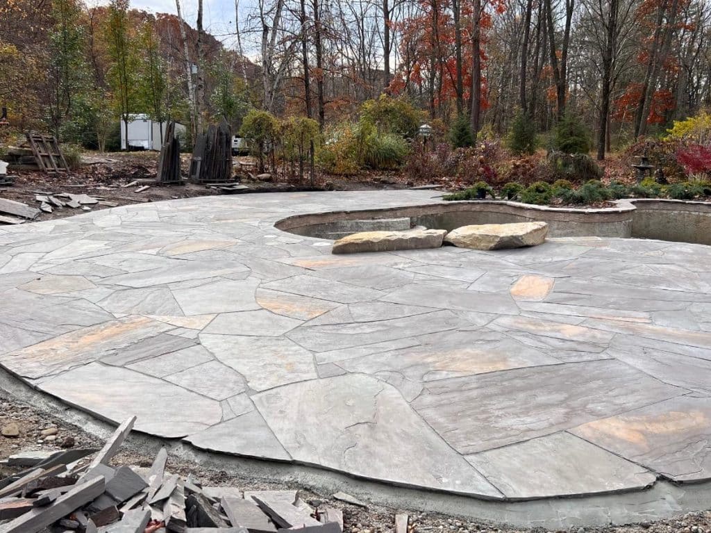 Flagstone Irregular Shapes - Bluestone Natural Cleft Lilac