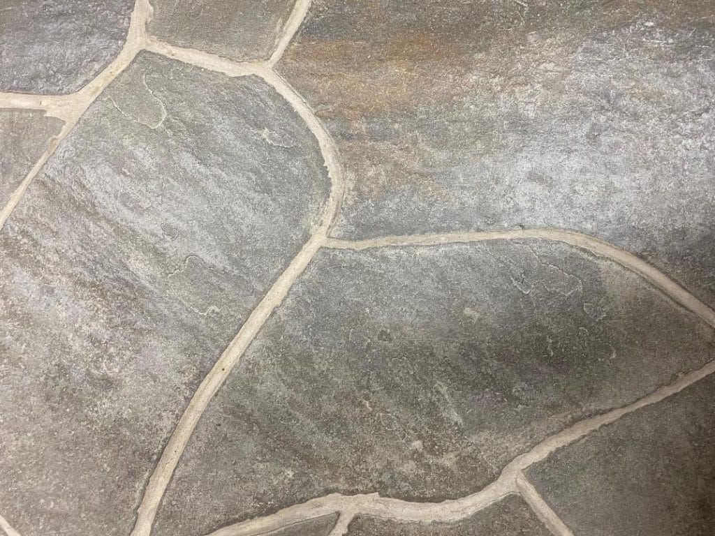 Flagstone Irregular Shapes - Crab Orchard Gray