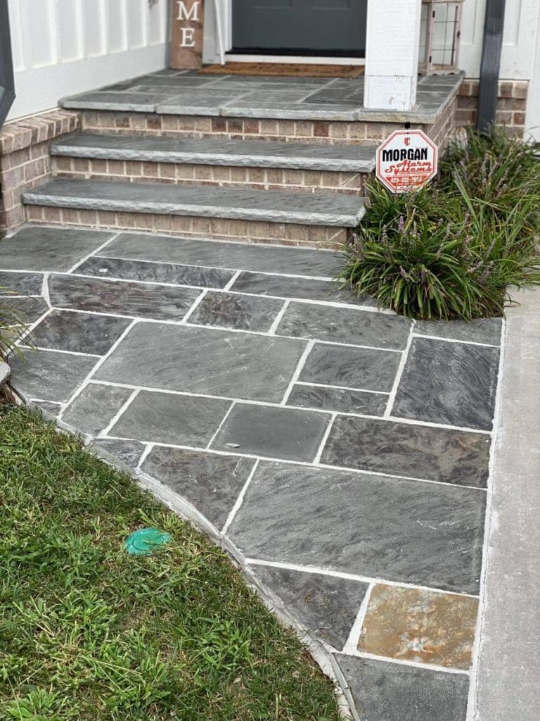Flagstone Pattern - Crab Orchard Natural Cleft Gray
