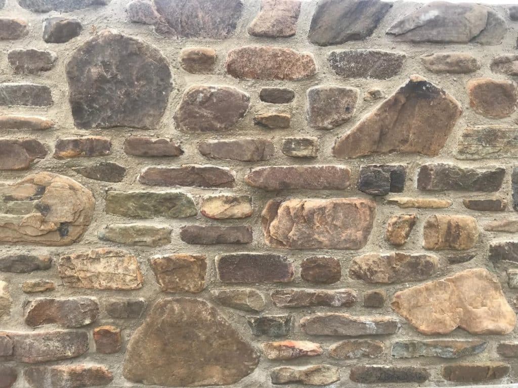 Building Stone Custom Blends - Creek Rock