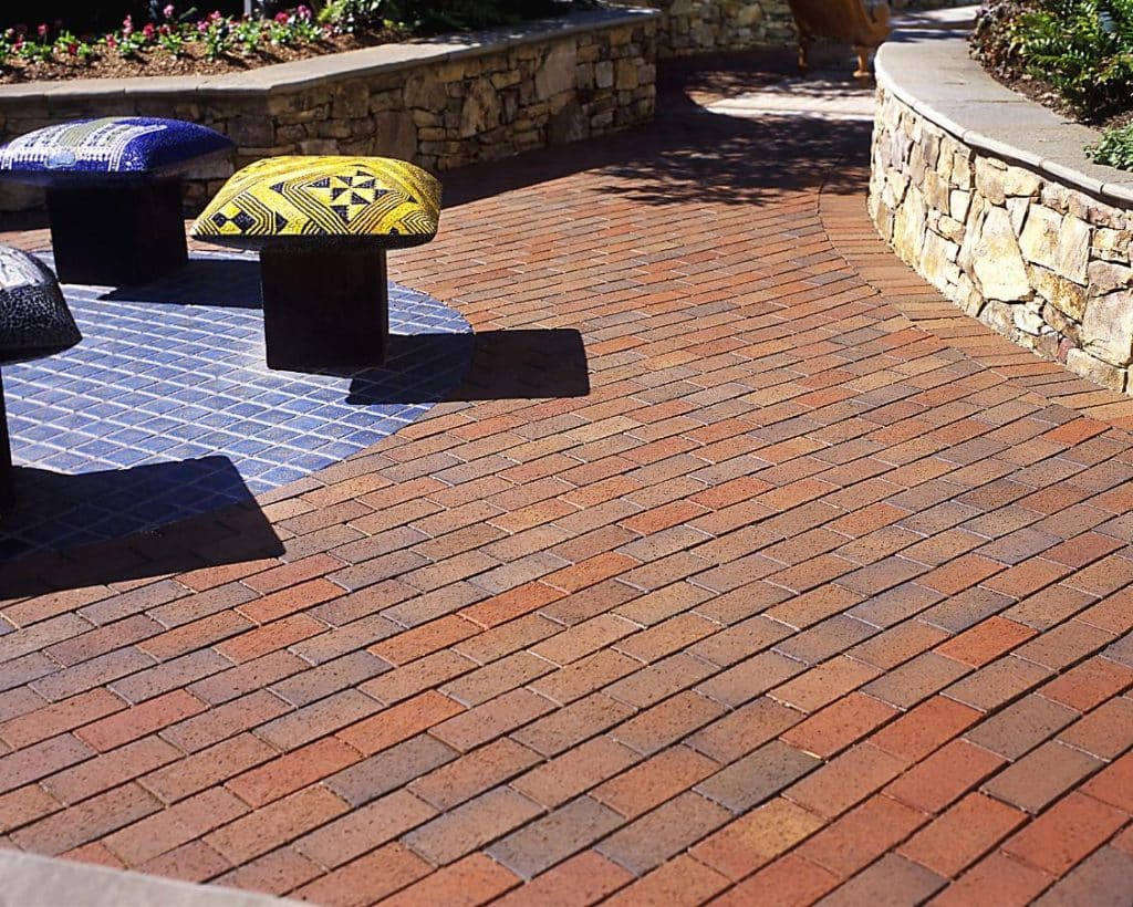English Edge Autumn - Clay, Concrete, Porcelain, & Stone Pavers