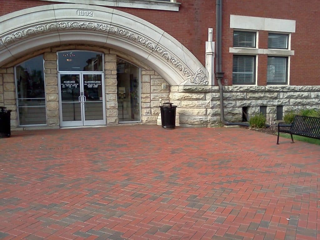 English Edge Full Range - Clay, Concrete, Porcelain, & Stone Pavers