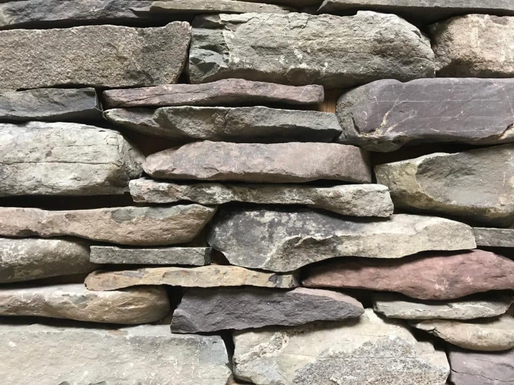 Building Stone Ledgestone - Moss Rock