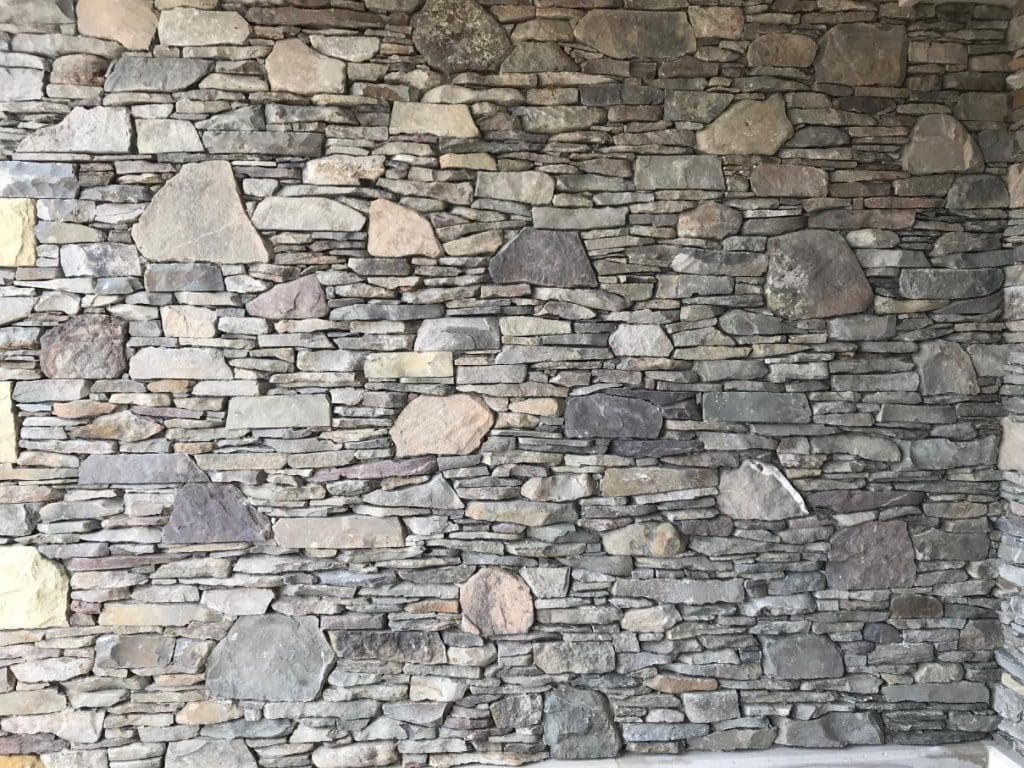 Building Stone Ledgestone - Moss Rock Blend