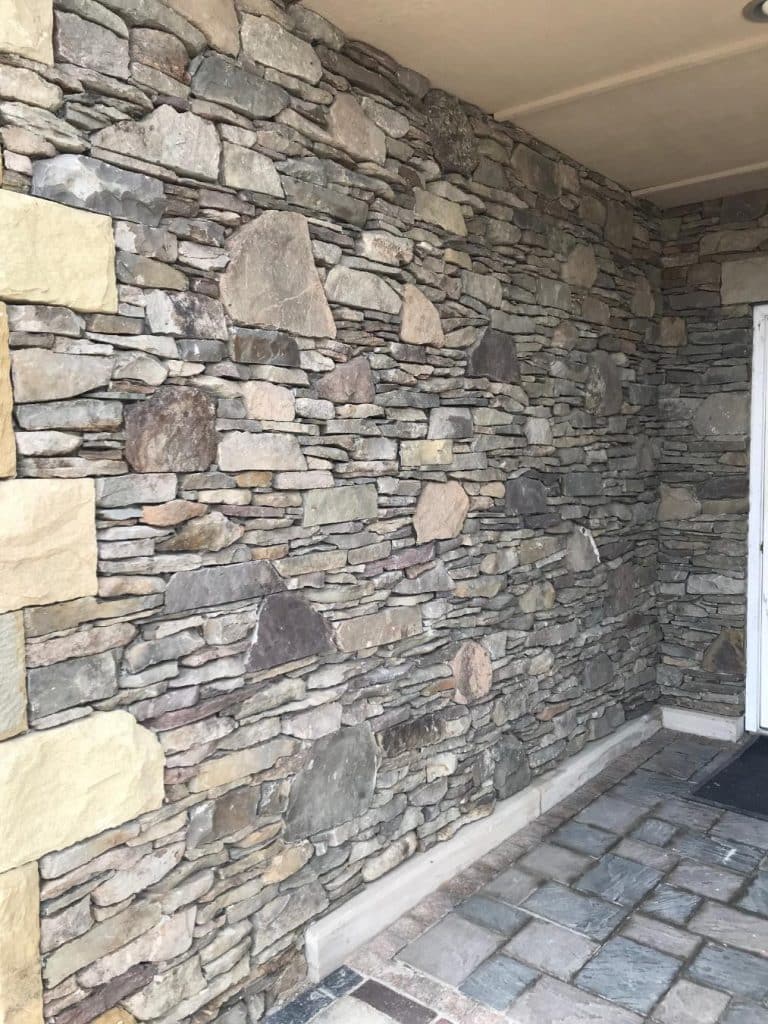 Building Stone Ledgestone - Moss Rock Blend
