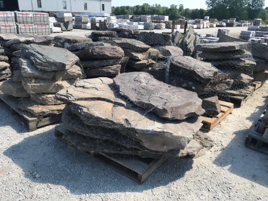 Wallstone - Moss Rock Fieldstone Outcropping