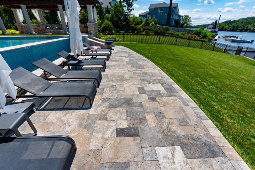 Flagstone Pattern - Silver Travertine